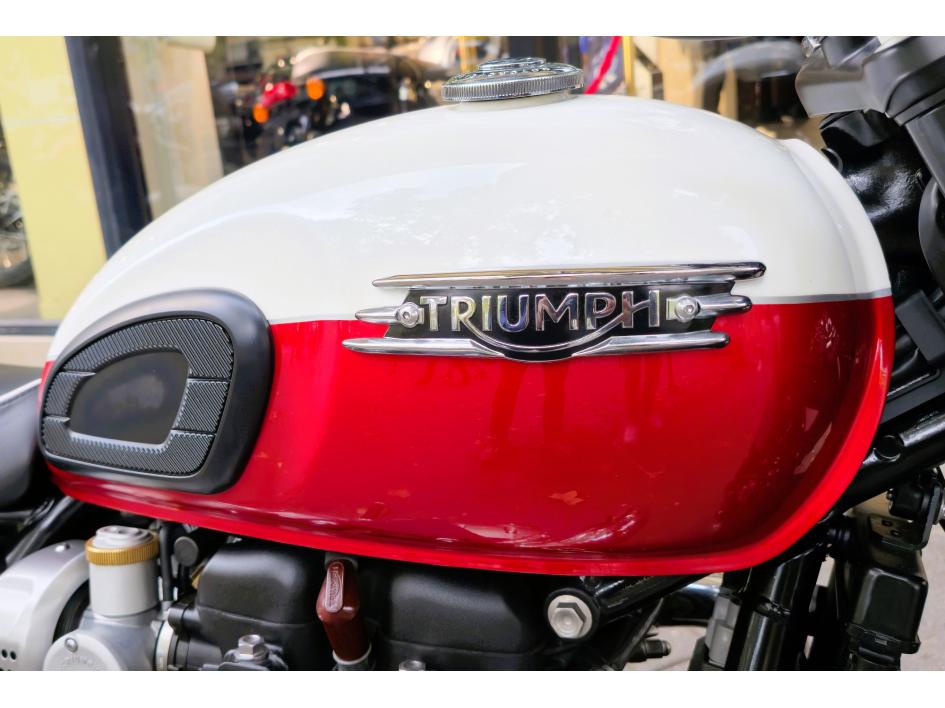 TRIUMPH BONNEVILLE T120