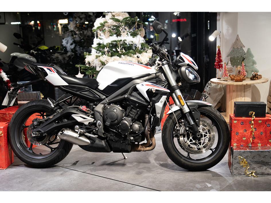 TRIUMPH STREET TRIPLE 660 S A2