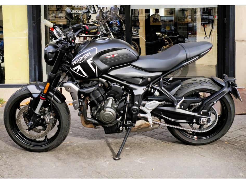 TRIUMPH TRIDENT 660