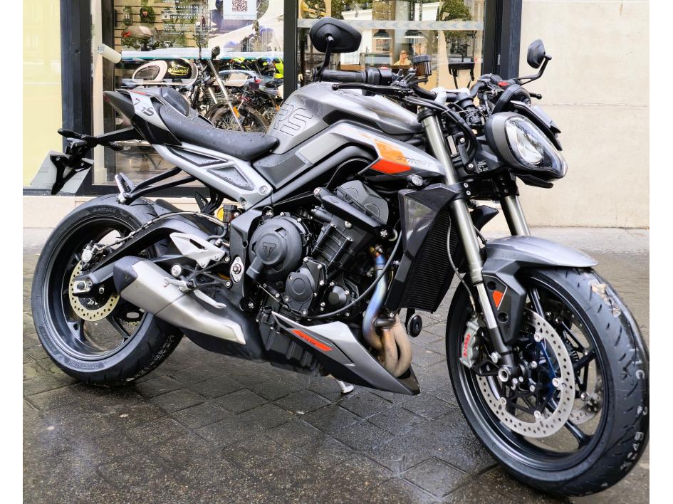 TRIUMPH STREET TRIPLE 765 RS