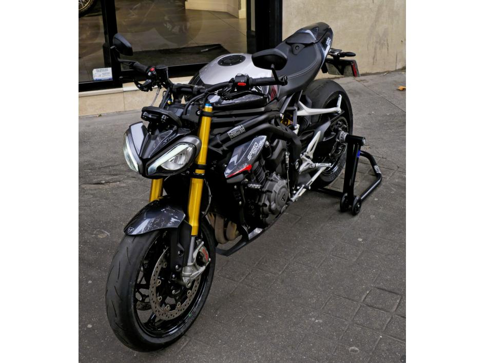 TRIUMPH SPEED TRIPLE 1200 RS