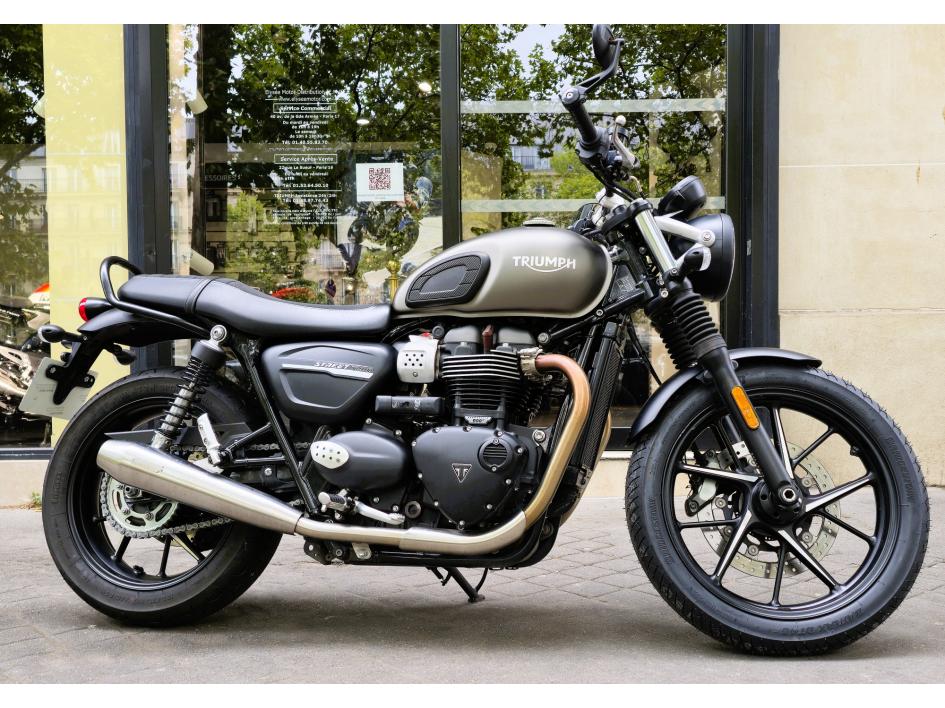 TRIUMPH STREET TWIN  900