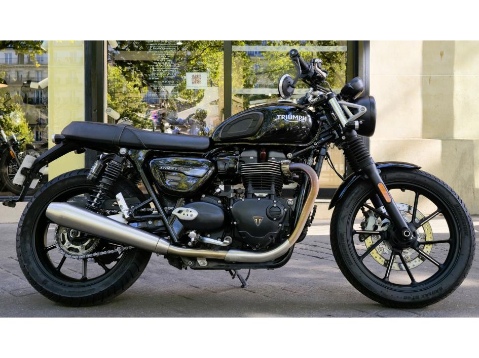 TRIUMPH STREET TWIN  900