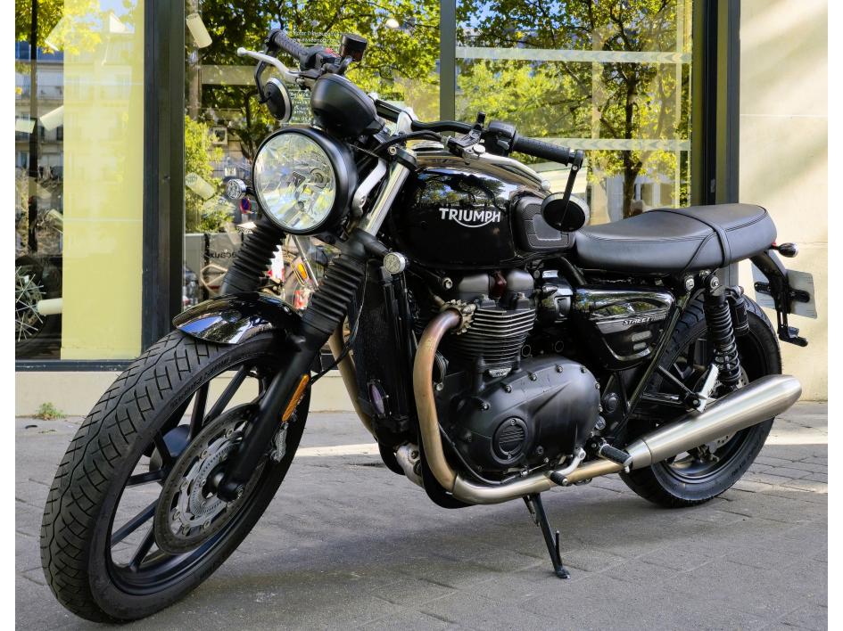 TRIUMPH STREET TWIN  900